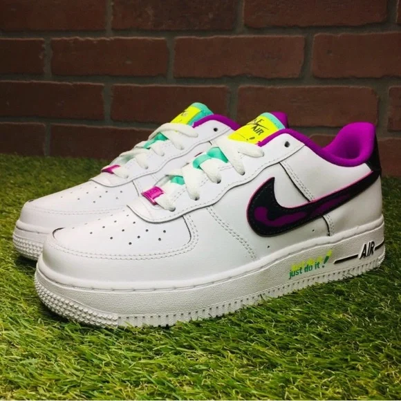 Nike Air Force 1 LV8 (GS) - Picture 6 of 10